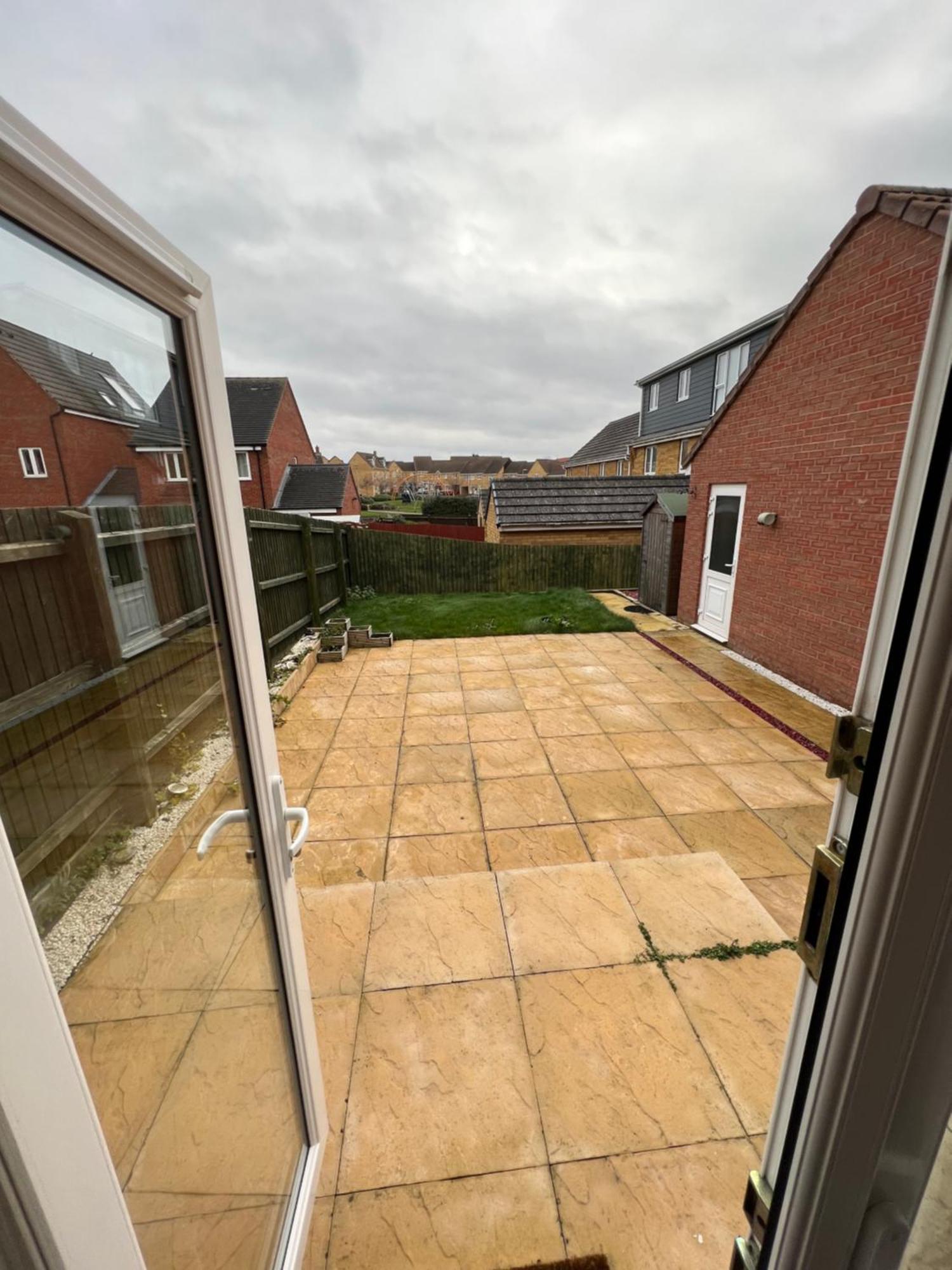The Belfry 3 Bedrooms 2 Bathrooms Contractors & Family Higham Ferrers Экстерьер фото